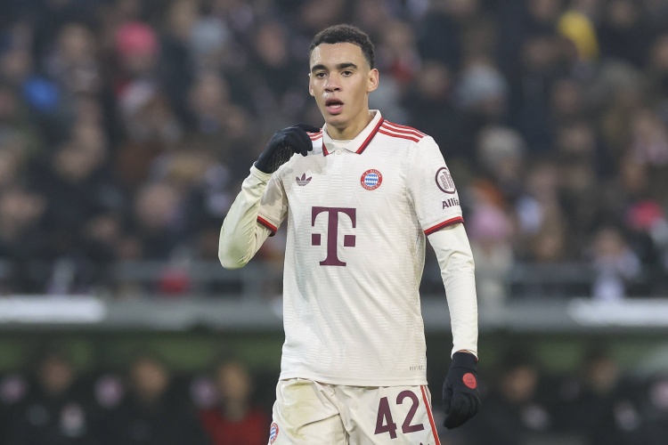 开云体育下载网址-踢球者：拜仁计划让戴维斯、伊藤洋辉、穆西亚拉在11月逐步回归