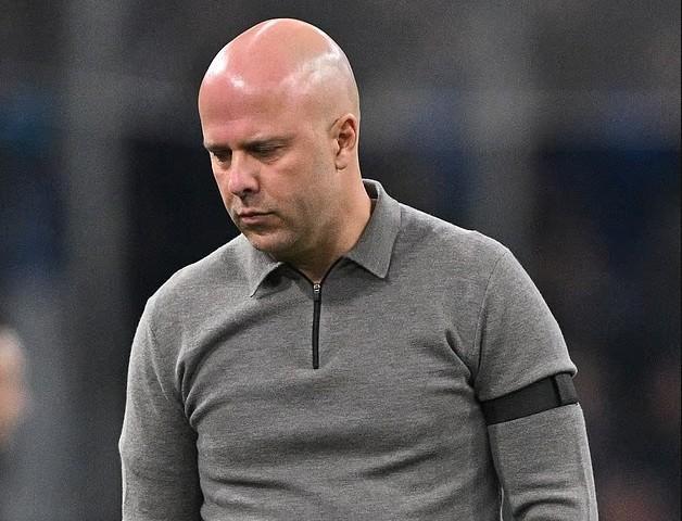 开云体育下载入口-卡拉格：球迷应给予斯洛特更多尊重，对他的批评已经明显越界