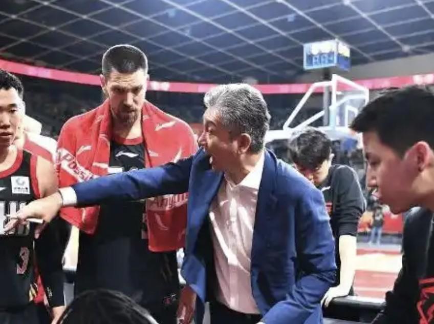 开云体育下载APP-五连胜，郑永刚：赢下比赛靠积极防守；春节前的三连客要打好